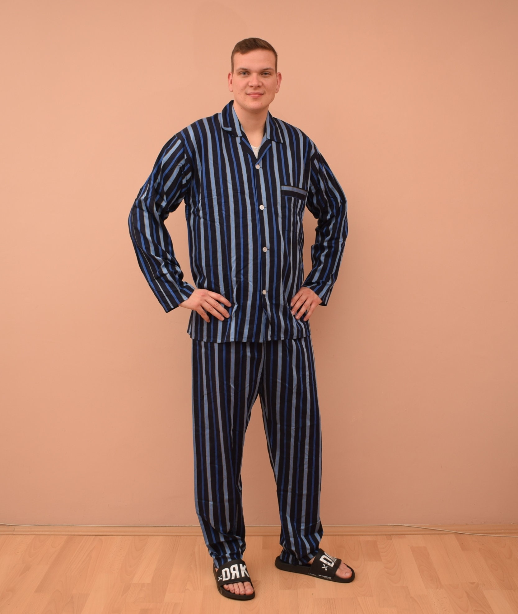 Pijama de hombre de algodón Camisa y pantalones Ropa de dormir para hombres Talla masculina EU 52 UK 42 L Ropa Ropa para hombre Pijamas y batas Juegos Novila Juego de pijama a rayas azules 