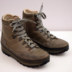 Lowa trekker boots hot sale