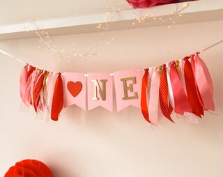 Striscione Per Seggiolone E Corona Glitterata Per Primo Compleanno A Tema San Valentino, Rosso E Rosa, Con Scritta 'One', Per Bambina