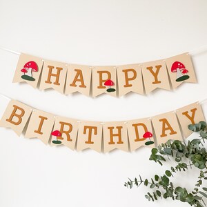 Banner di funghi, decorazione per il primo compleanno di Toadstool, un fungo, foresta incantata