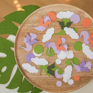 Drakenconfetti, fantasieverjaardagsversieringen, feest met mythische wezens, drakenverjaardag