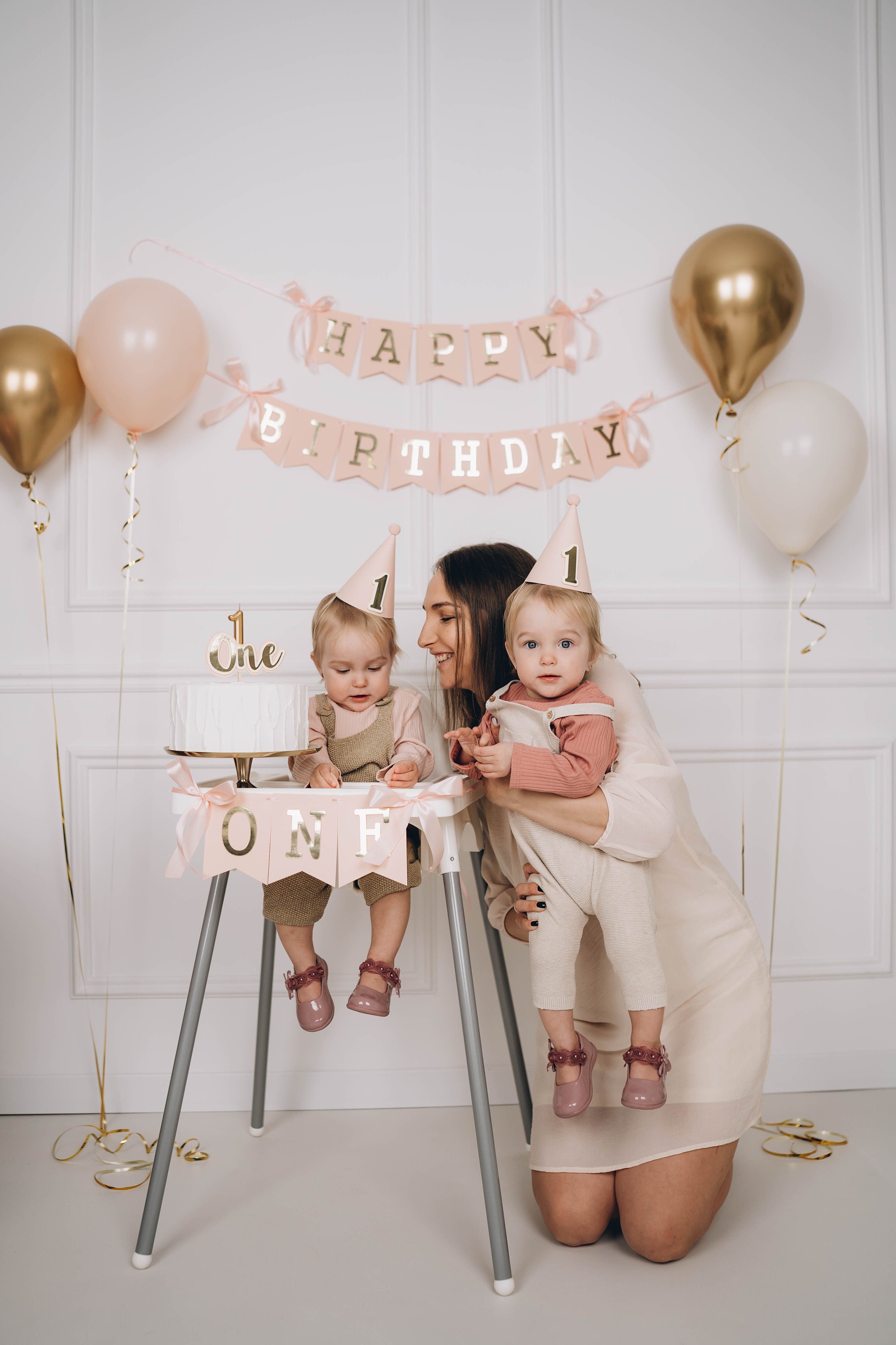 Striscione Di Compleanno Con Stile Neon Con Palloncini Illustrazione Vettoriale - Illustrazione - Foto 7