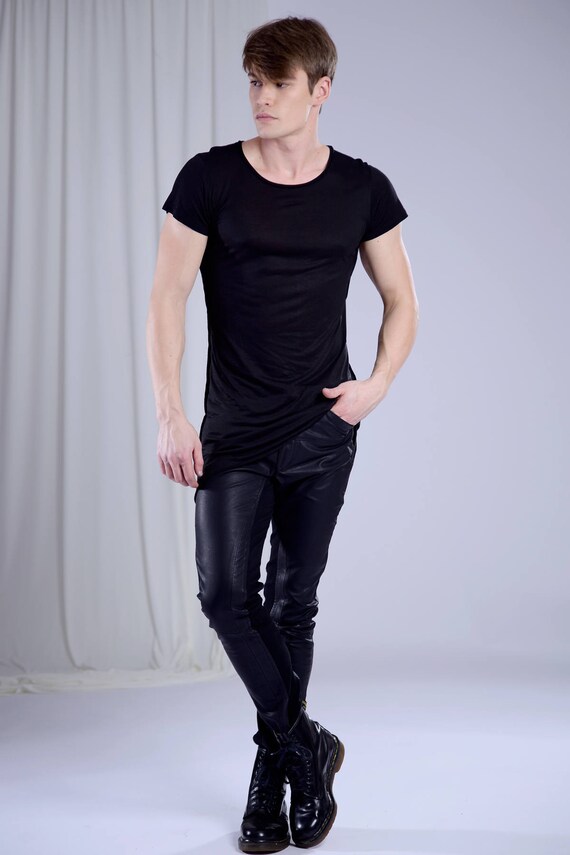 black tshirt men outfit