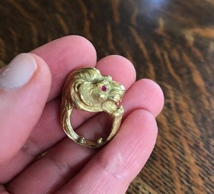 Gold lion ring cheap with ruby eyes