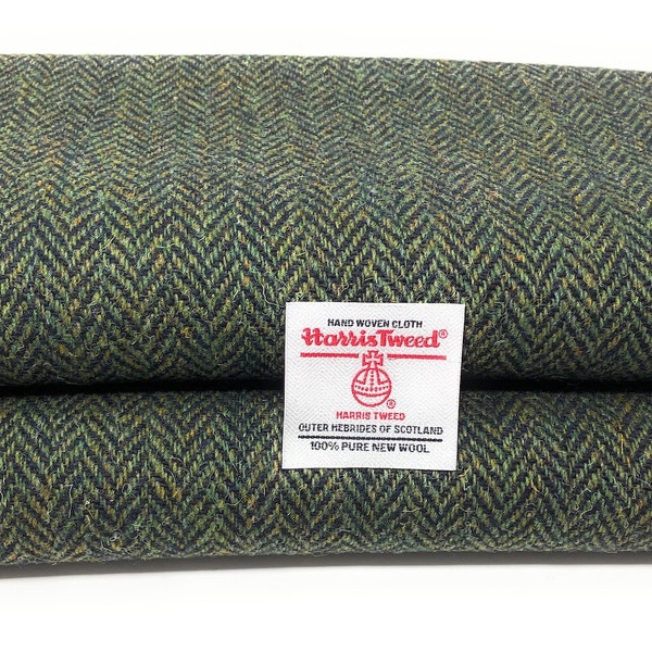 Tissu Harris Tweed à chevrons vert et bleu marine de différentes tailles avec étiquettes d'authenticité