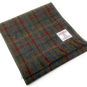 Harris Tweed Scarf ina Green Tartan - Handmade Pure Wool, Fringed, Unisex