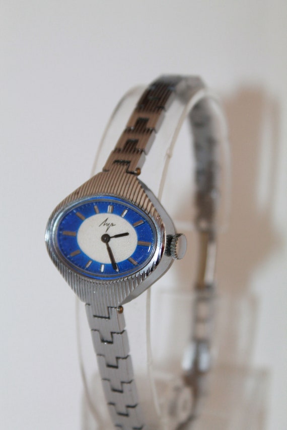 Vintage Luch Ray 16 Jewels. USSR  womens watch. Soviet Russian watch for womens 80s. Mechanical watch. Gift her. 1980s!
