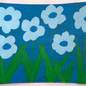 Flores azules. Sobre cartón reciclado. Obra de arte contemporánea original. Por Natasha Joseph.