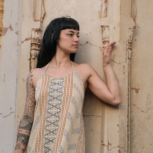 Etniskt tryckt boho maxiklänning, öppen rygg i rayon bild 1