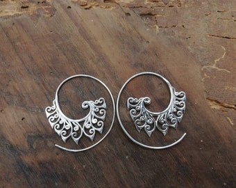 Spiraaloorbellen, spiraalhoepels, etnische oorbellen, tribale oorbellen, boho oorbellen, etnische sieraden, verzilverde oorbellen, boho jewerly
