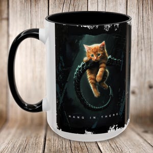 Tazza con gatto Xenomorph Alien x Jonesy - Graziosa tazza da caffè Hang In There, regalo perfetto per i fan degli alieni, adorabile decorazione fantascientifica