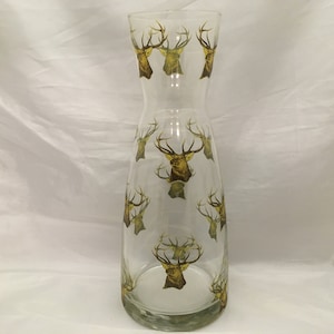 Motifs cerf sur 1 litre. Carafe