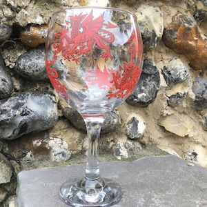 Welsh Dragon Designs on Large Gin Ballon Glass