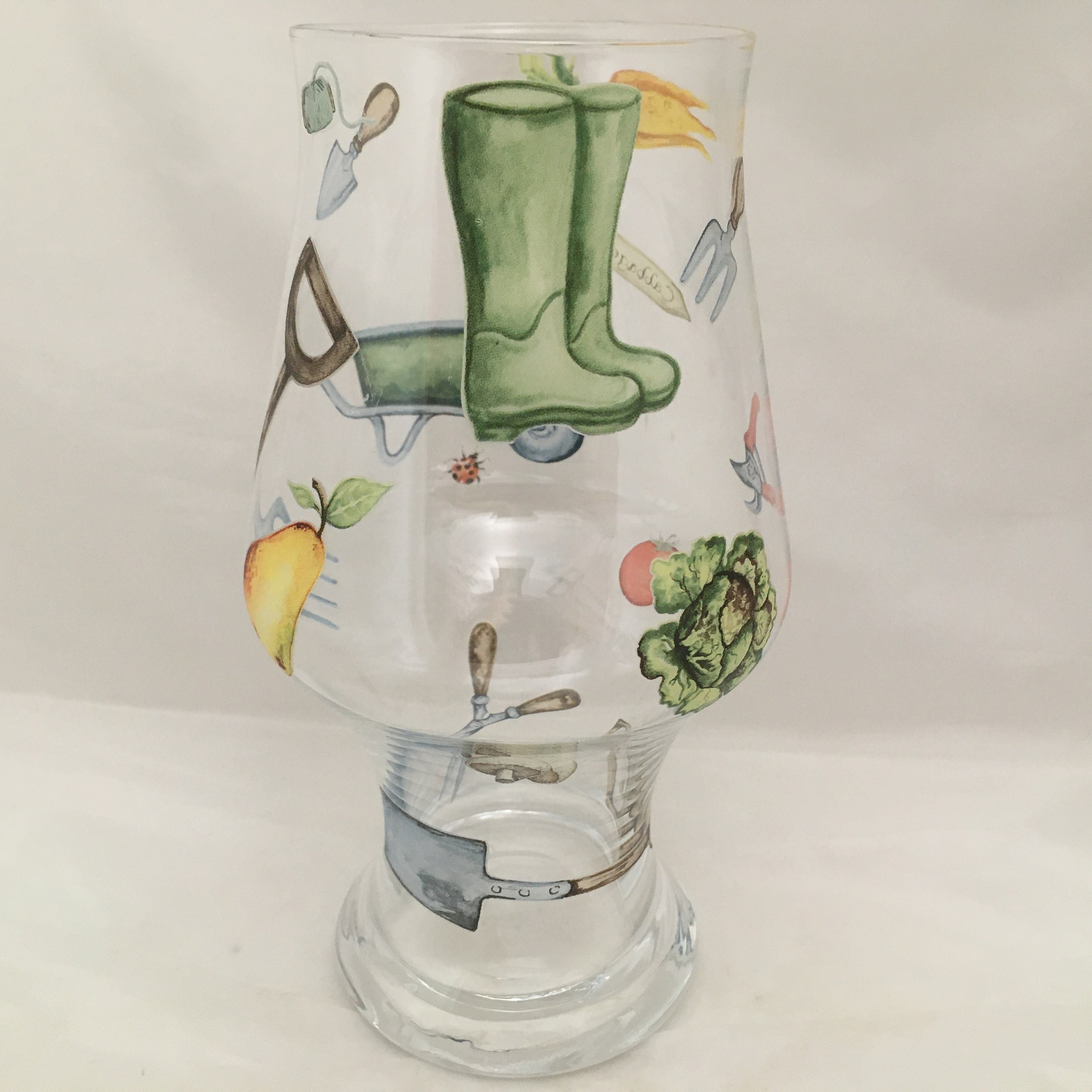 Gardening Designs on Tall Fine Rim Heavey Base Quality Beer Glass