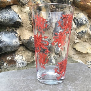 Welsh Dragon Designs on 1pt Conical Glass
