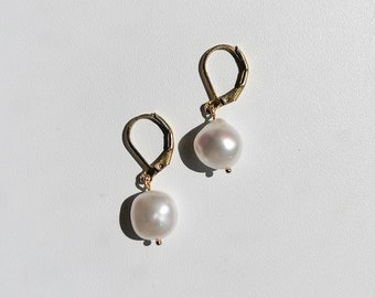 White baroque pearl earrings, bridal simple pearl droplets, boho jewelry set