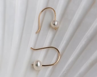 Minimalist pearl earrings, gold filled jewerly, pearl drop earrings, bridal earrings, gift for her