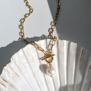 Pearl toggle necklace, gold waterproof chain, link chain necklace, large pearl charm necklace, real pearl jewelry, gift for her