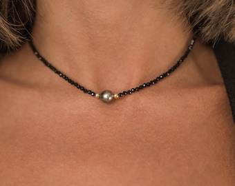 Tahitian Pearl and Black Spinel Beaded Necklace: Genuine Sea Pearl Jewelry