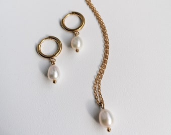 White pearl jewelry set, gold earrings and necklace, single pearl charm necklace, wedding jewelry