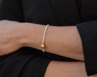 South sea pearl and freshwater pearl beaded adjustable bracelet