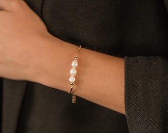 Baroque pearl chain bracelet with adjustable lenght, tarnish free stainless steel jewelry