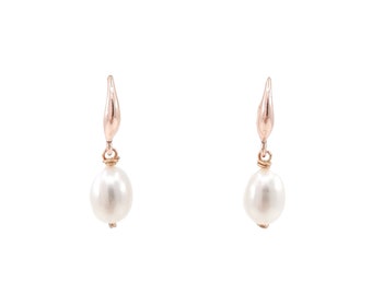 Pearl drop earrings - rose gold