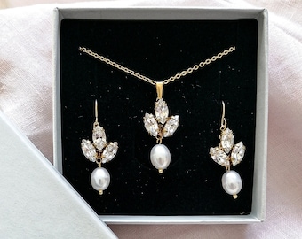 Crystal pearl jewelry set, wedding earrings and necklace