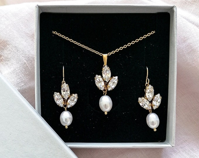 Crystal pearl jewelry set, wedding earrings and necklace