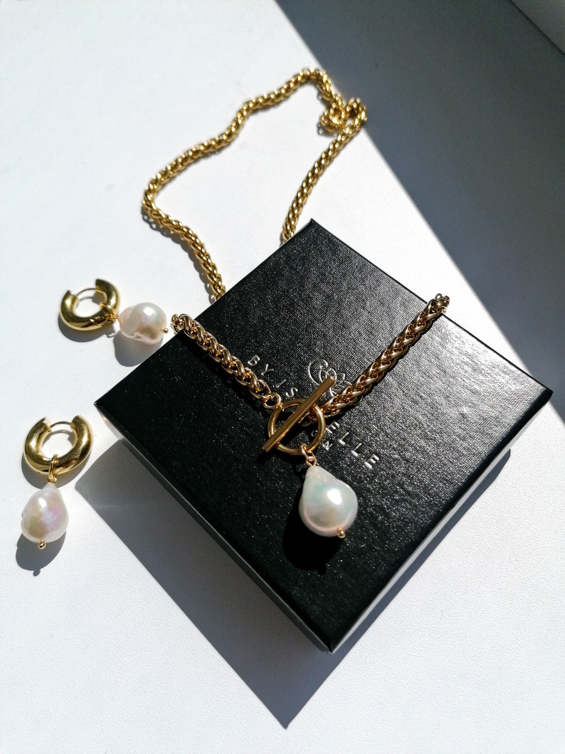 Große Perlen Creolen, große Barique Perlen Ohrringe, Flameball Perlenschmuck, Geschenk für sie Bild 5