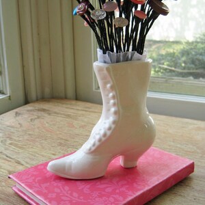 Vintage Button Bouquet: &quot;White Boot&quot;