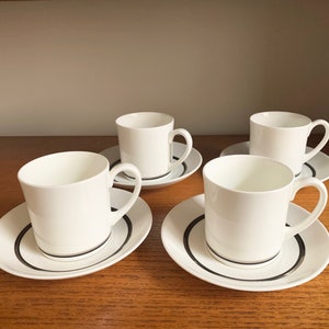 Elegant Set of Four Wedgwood Susie Cooper Charisma Bone China Cups