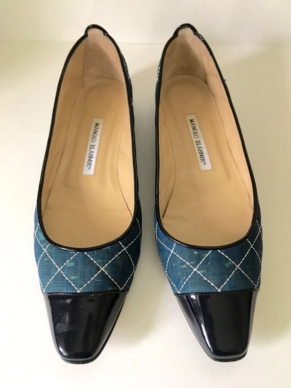 manolo blahnik blue flats