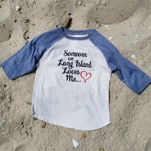 Someone on Long Island Loves me. Toddler shirt gray Bild 1