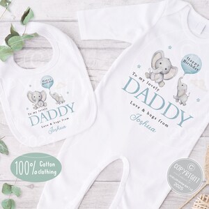 パーソナライズされたスリープスーツ、パパの誕生日プレゼント、パパとしての1歳の誕生日、よだれかけ、コットンベビーグロー、新生児ギフト、パパへのプレゼント