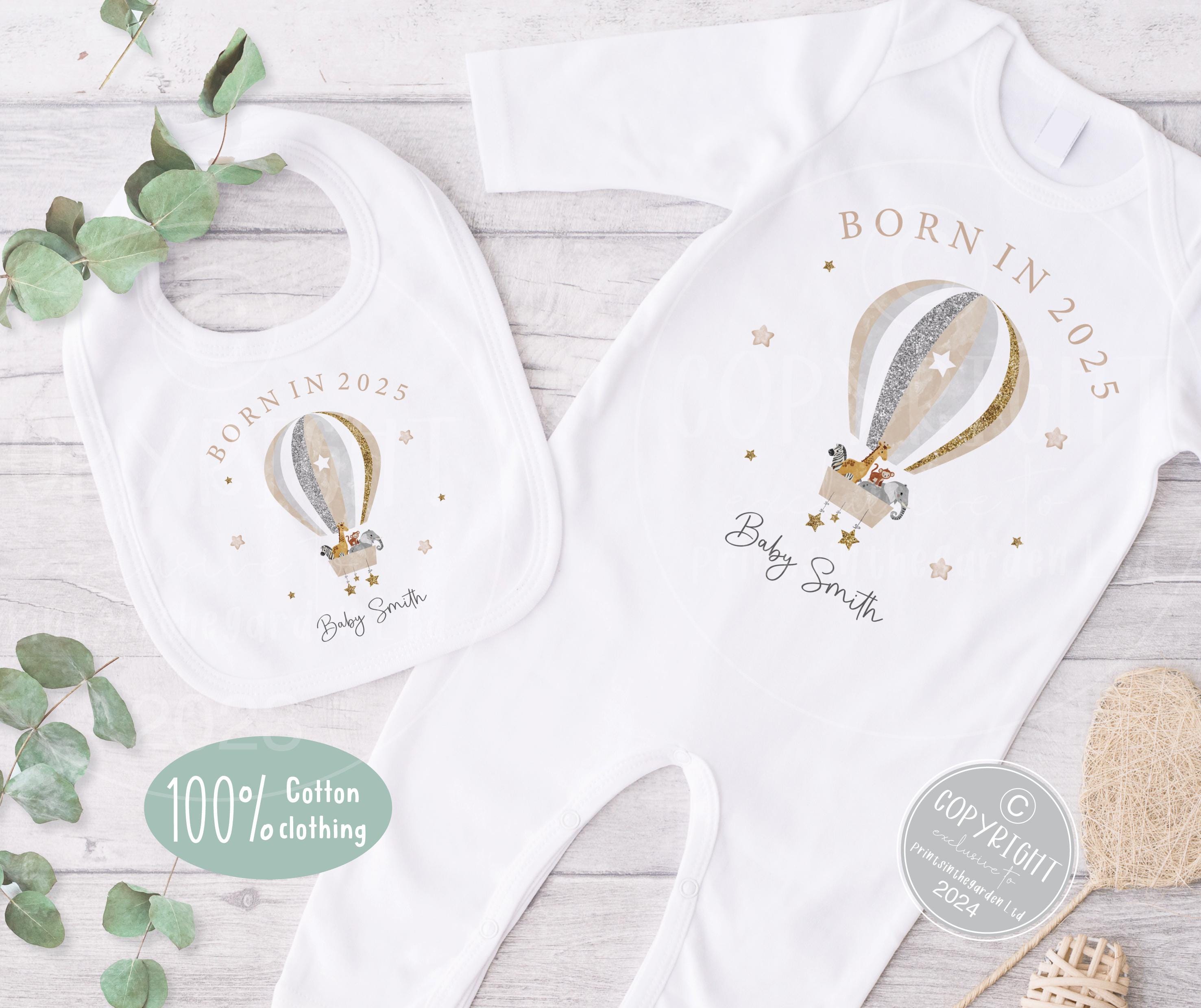 Personalisierter Schlafanzug, Neugeborenes Baby Geschenk, geboren 2025 Geschenk, personalisiertes Baby wachsen, Teddy Baby Geschenk, Nach Hause gehen Outfit, Baby Andenken