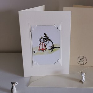 Carte de voeux/anniversaire faite main. Véritable carte à jouer vintage, années 1970 ; L'ami de Winnie l'ourson, Kanga, nourrit Roo. E H Berger