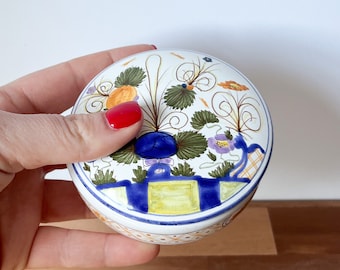 Handpainted Ceramic Lidded Trinket Box. Colorful Vintage Chilean Box. Round Vintage Jewelry Dish.