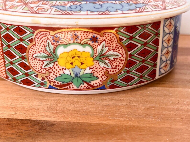 Vintage Porcelain Lidded Trinket Box. Colorful Japanese Porcelain Storage Box. Vintage Jewelry Dish. image 3