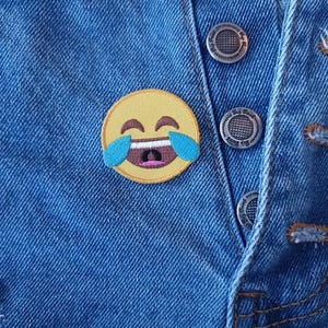 Mini Small Crying Emo Emoticon - Sign Patch - Iron On Patches - Patches for Jackets, Jean , Cap - Cool Badge Size 3.3 cm (W) x 3.3 cm (H)