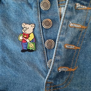 Mini Small Pig With Kite Patch - Sign Patch - Iron On Patches - Patches for Jackets, Jeans , Cap - Cool Badge Size 2.8 cm (W) x 5.0 cm (H)