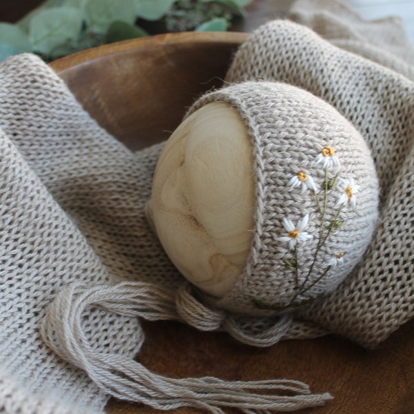 Chamomile Embroidered Linen Bonnet