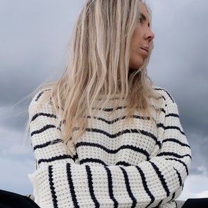 Vintage / oversized sweater / dark blue and off white striped jumper / knitted cotton sweater / image 5