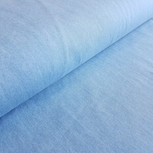 Mittelschwerer, gewaschener, blauer Denim-Stoff in hellem Farbton 230 ml von Large Fat Quarter