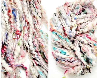 Commande sur Mesure - Laine Chunky Bouclée Blanche & Arc-en-Ciel