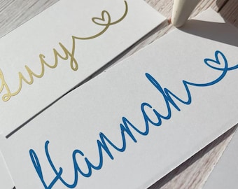 Calcomanía de vinilo personalizada con nombre / Pegatina con nombre personalizado / Vasos • Botellas • Cajas de regalo • Globos • Dama de honor • Etiqueta de boda