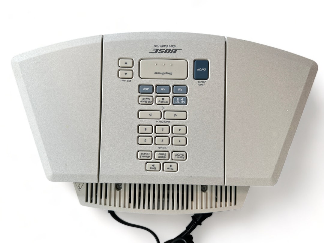 Bose Wave Radio CD Player AM/AM Radio White Bluetooth Preowned Acutally ...