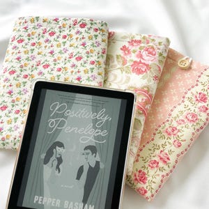 Kindle Sleeve Floral, cute kindle covers, bookish gift, fabric kindle sleeve, gift for readers, kindle protector, vintage floral