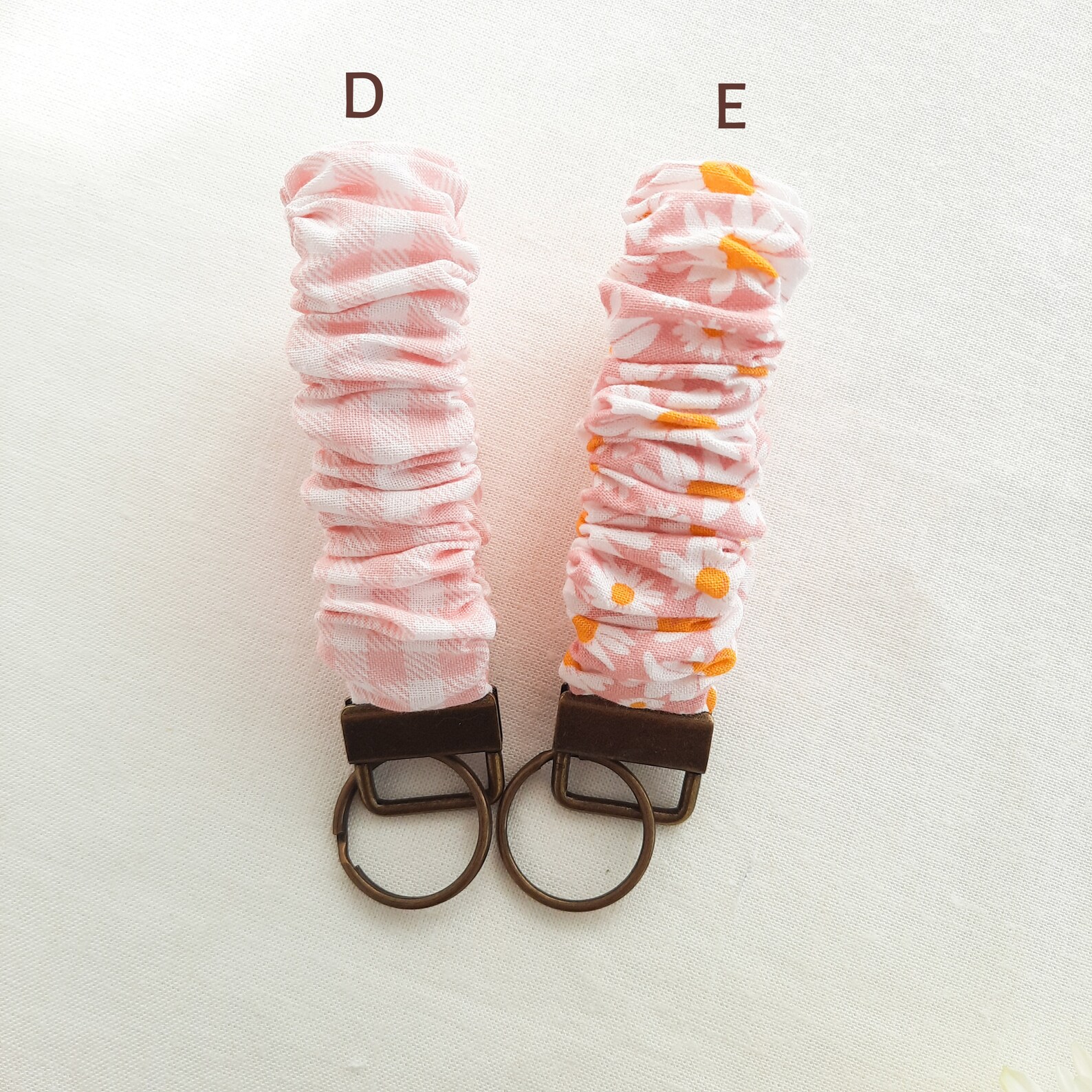 Scrunchie Keychain Wristlet, Key Fob Keychain, Scrunchie Keychain ...