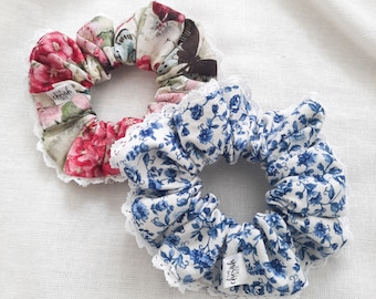 Gebloemde kanten scrunchie, cottagecore-haaraccessoire, vlinderprint